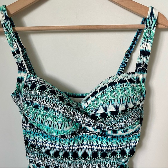La Blanca One Piece Blue Green Aztec Print Ruched Sides Swimsuit Size 10 - Picture 2 of 8